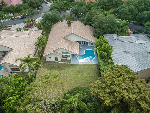 2nd image of 1091 Creekford Dr