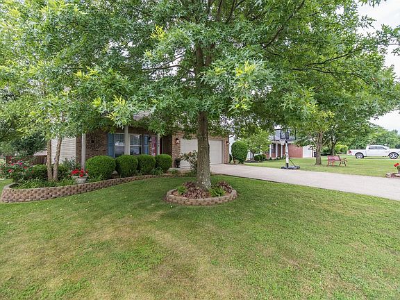3rd image of 309 Medina Ct