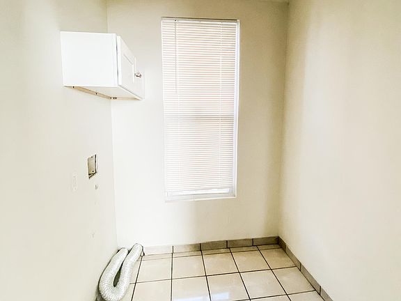 5th image of 323 Brooklyn Ave