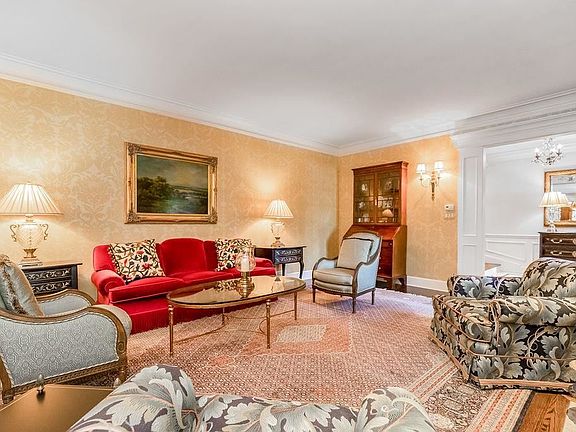 5th image of 1055 W 56th St