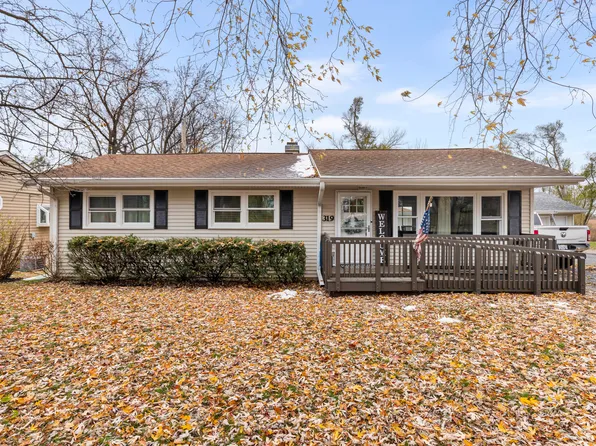 319 Plum St, Lake In The Hills, IL 60156