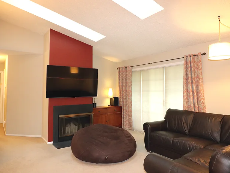 170 Linden St — Photo 8
