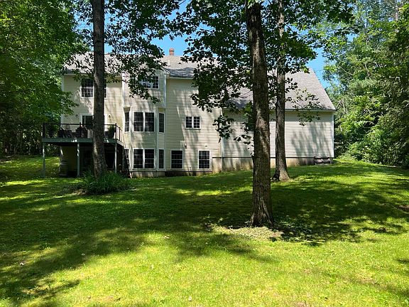 3rd image of 29 Dwight Drive