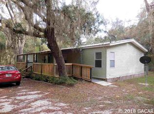 92 Twin Lakes Rd, Hawthorne, FL 32640