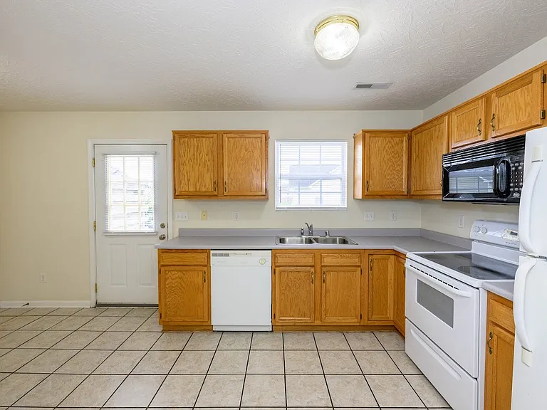 1112 Northridge Dr #B — Photo 7