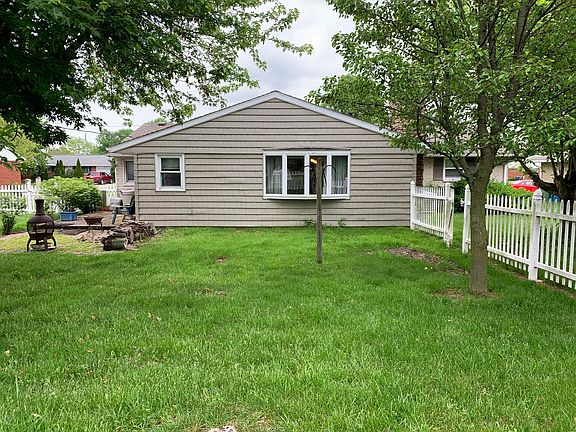 4th image of 305 Cherokee Dr
