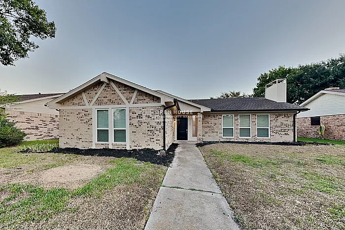 1109 Holland Dr