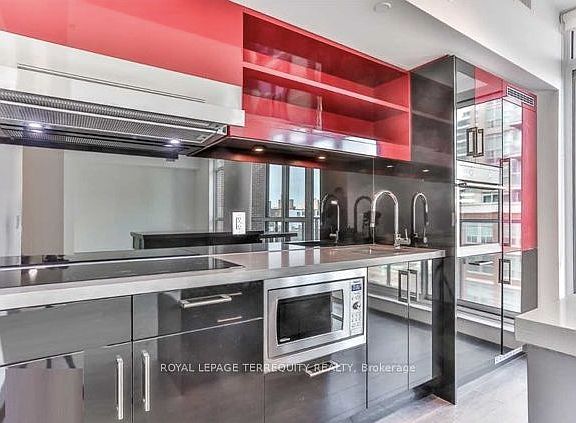 3rd image of 39 Sherbourne St #609