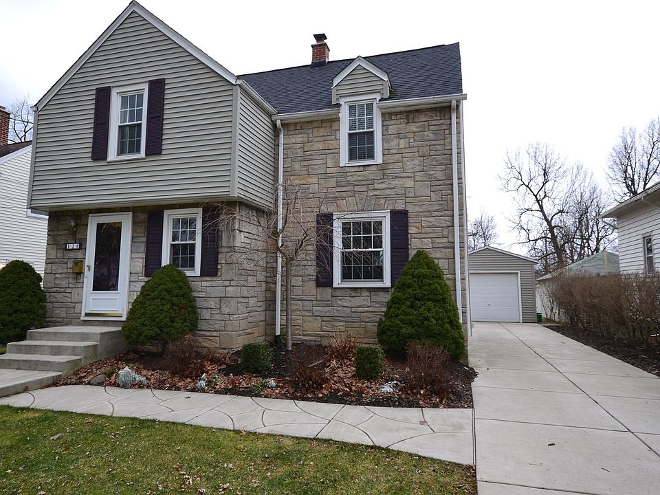 1st image of 121 Los Robles St