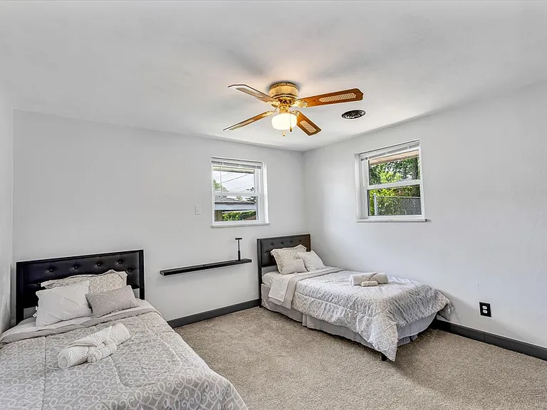 Bedroom 1: Twin Beds