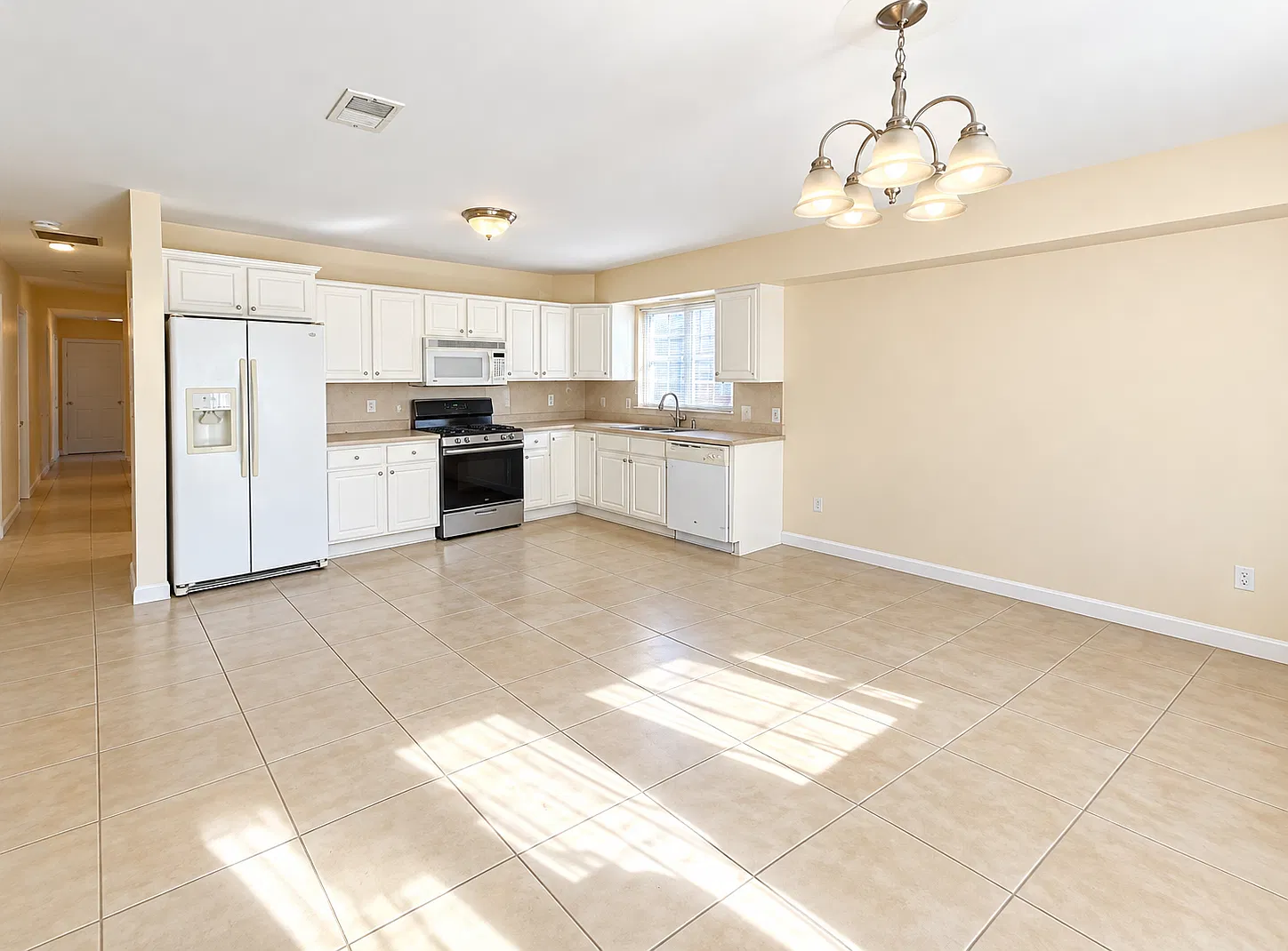 2 bed, 1000 sqft, $2,500 — Photo 2