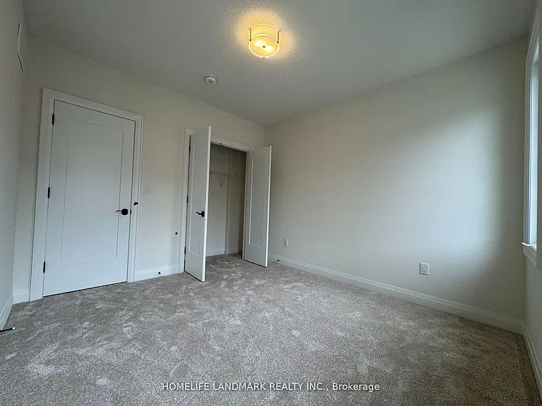 73 West Village Ln — Photo 32