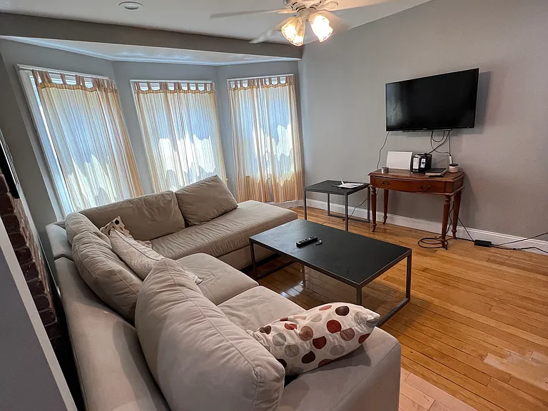 17 Holman St #1 — Photo 8