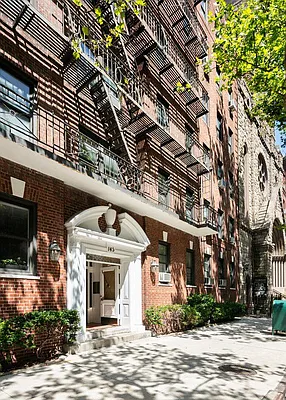 Rented by Compass | media 30