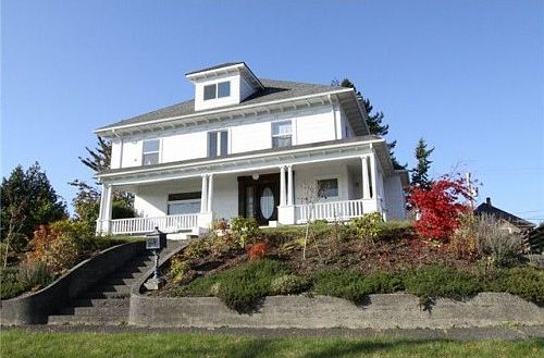 2nd image of 114 W 2nd St