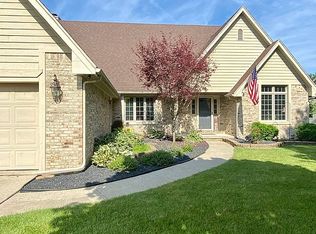 437 Hickory Ln, Waterville, OH 43566