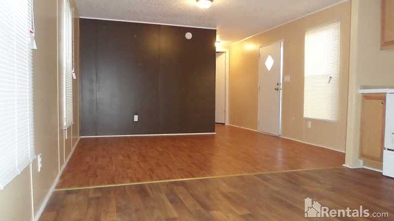 1st image of 33 Fairlane Dr