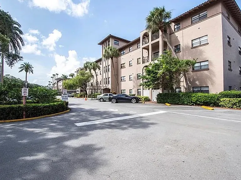 6150 Gulfport Blvd S #101 — Photo 30