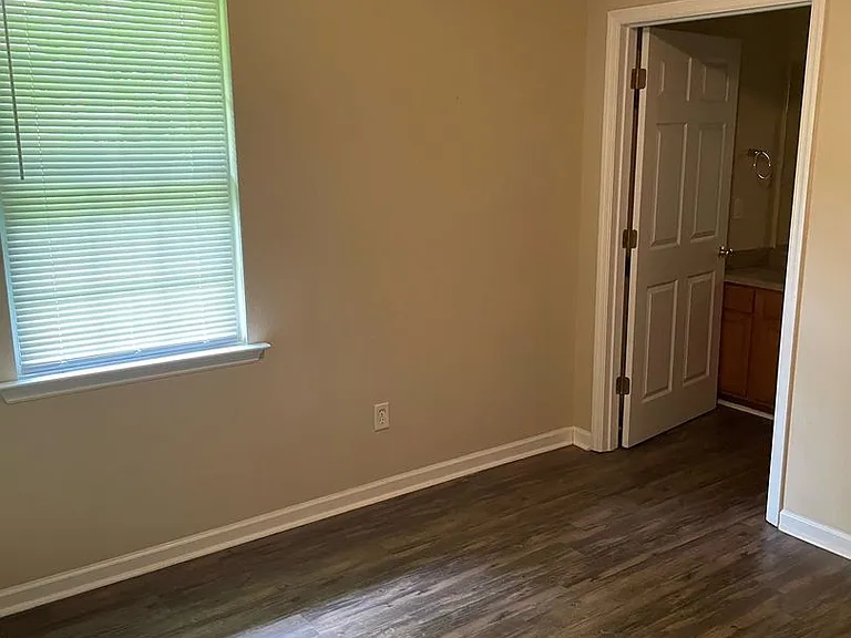 668 Gardner Dr SE — Photo 8