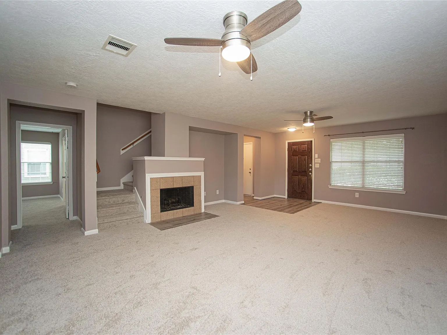 4 bed, 2.5 bath, 2768 sqft, $2,200 — Photo 3