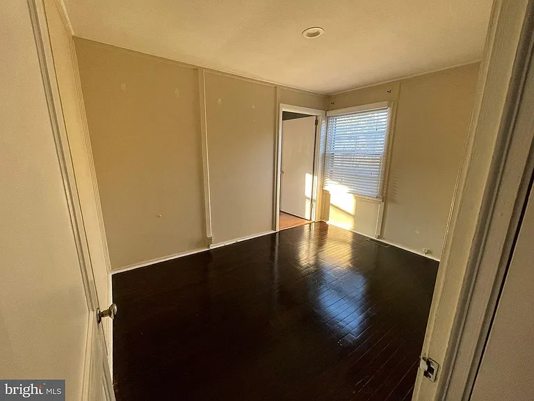895 Lower Ferry Rd — Photo 23