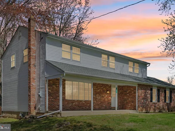 970 Valley Rd, Warrington, PA 18976