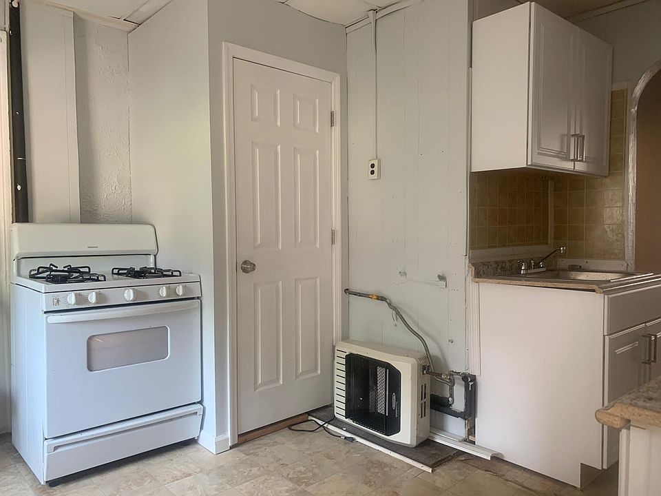 2nd image of 301 7th St #1A