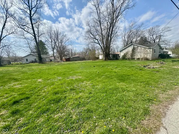 1024 Avenue C St, Greencastle, IN 46135