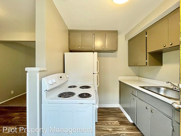 2nd image of 2727 NE 125th St #17406644