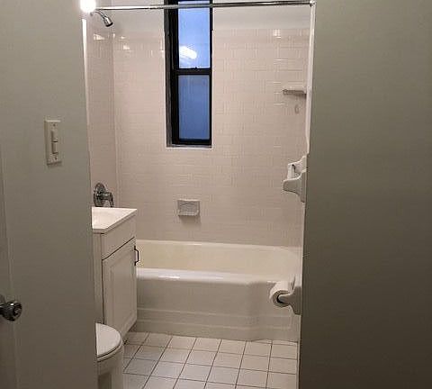 3rd image of 110 Bank St APT 3K