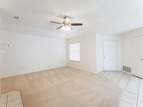 4th image of 10104 Englewood Ave #2