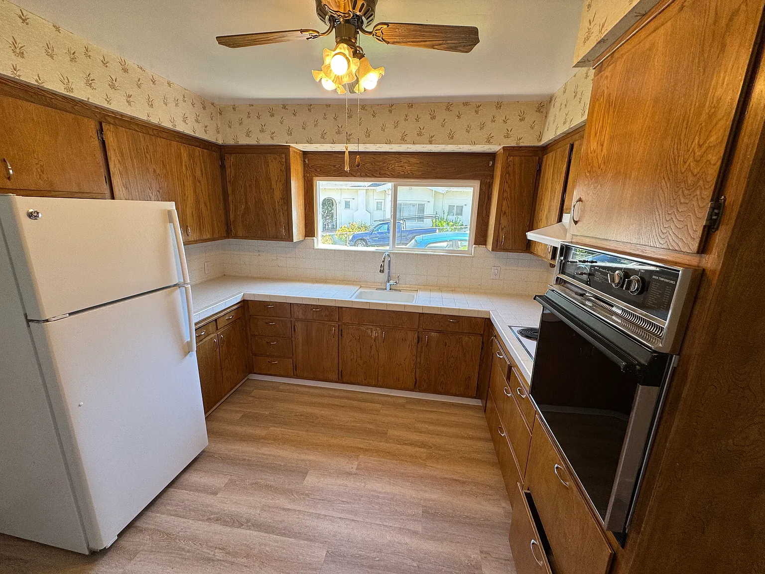 3 bed, 1150 sqft, $2,650 — Photo 2