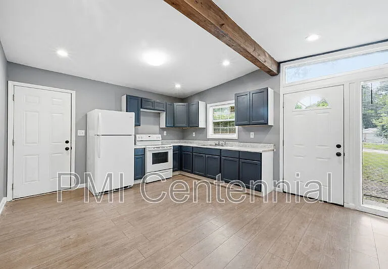 2800 Grand Ave SW — Photo 2