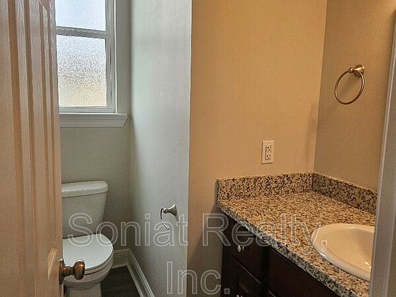 3rd image of 2307 Piety St