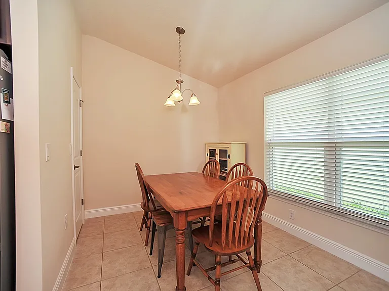 553 Hollow Glen Dr — Photo 10