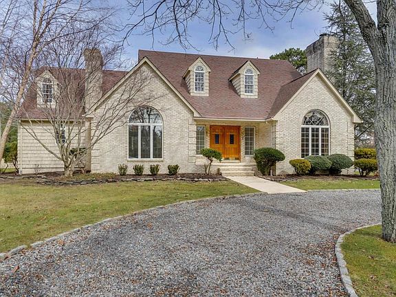 5th image of 1948 Stratford Ct