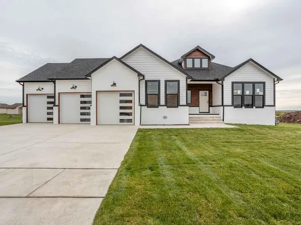 465 S Stoney Creek St, Clearwater, KS 67026