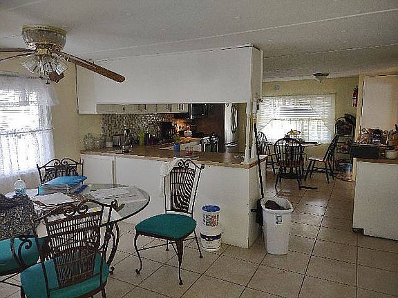 2nd image of 1423 Paddock Ln #267