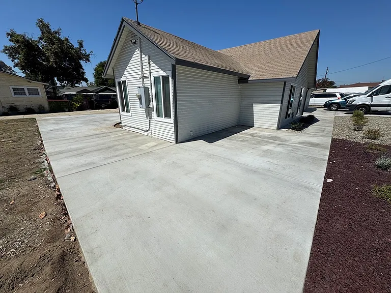 8932 Grand Ave — Photo 42