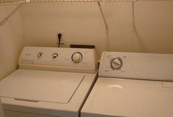 Washer & Dryer Included!