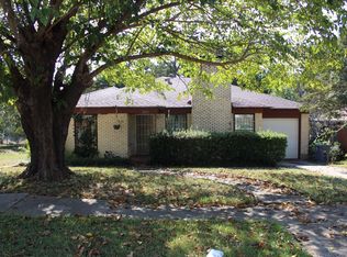 2211 Berwick Ave, Dallas, TX 75203