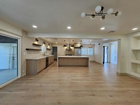 114 S Emerald Pl