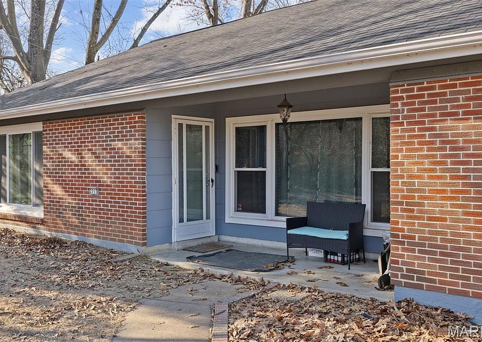 2713 Treadway Ave, Saint Charles, MO 63301 | Zillow