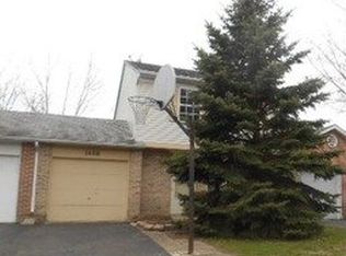 1468 Walnut Cir, Carol Stream, IL 60188