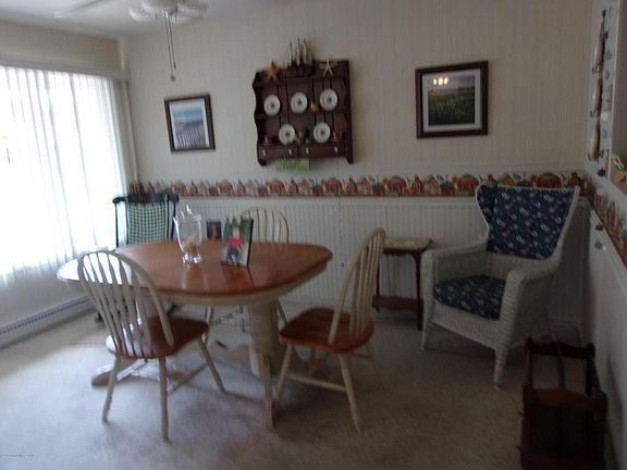 3rd image of 459A Portsmouth Dr #100A