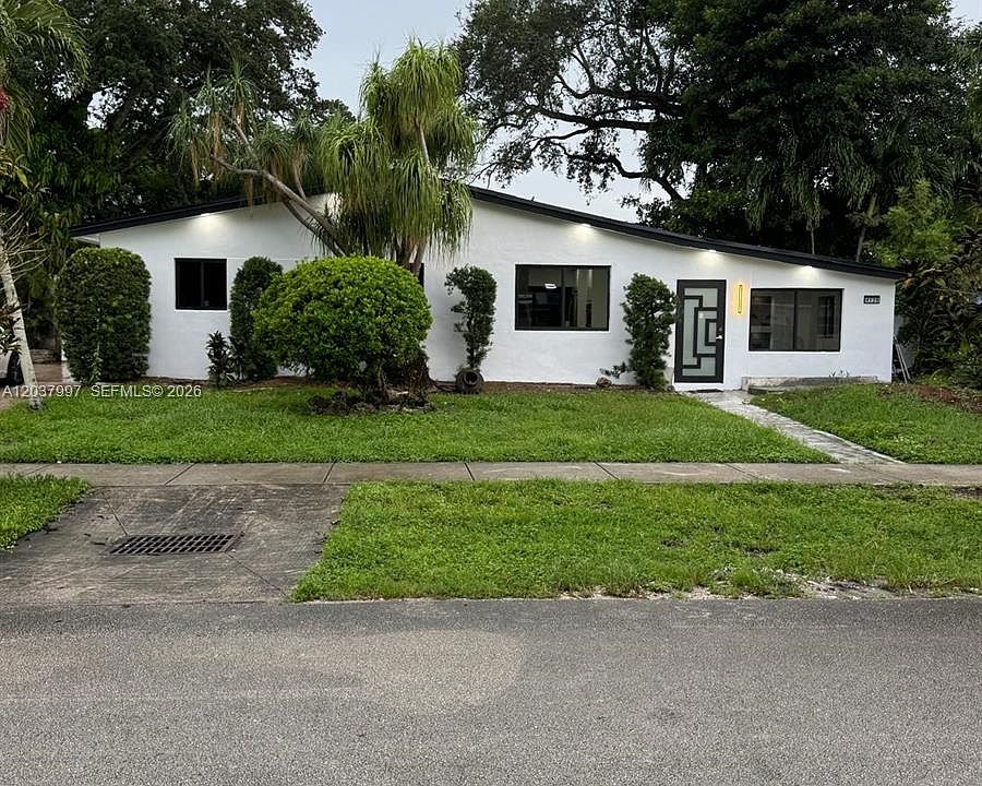 1st image of 4120 SW 31st Dr