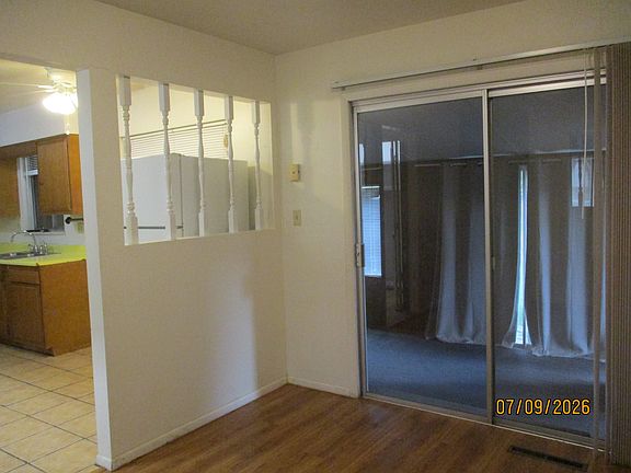 5th image of 450 Crestmoor Rd