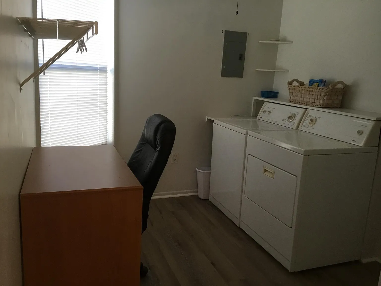 86 Golden Sand Avenue — Photo 4