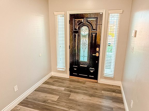 3rd image of 10505 Sunset Ranch Dr