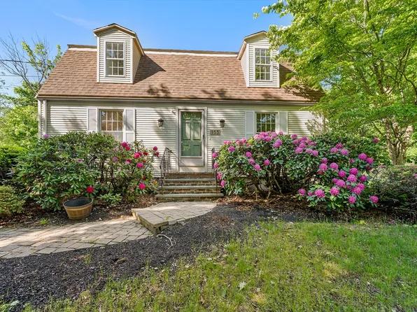 153 High St, Topsfield, MA 01983